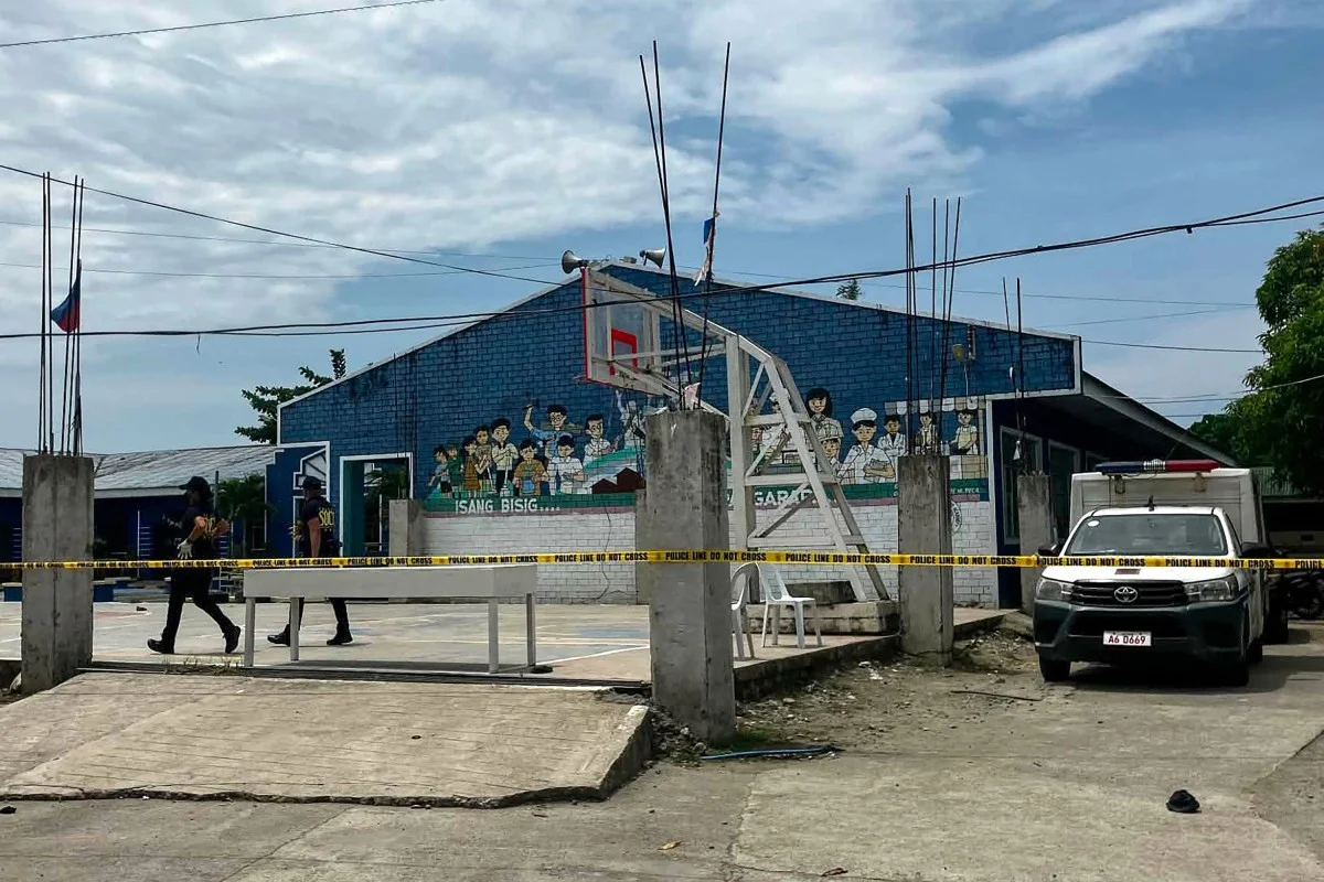 Ataque a tiros deixa três mortos em escola nas Filipinas; VÍDEO mostra correria após tiros